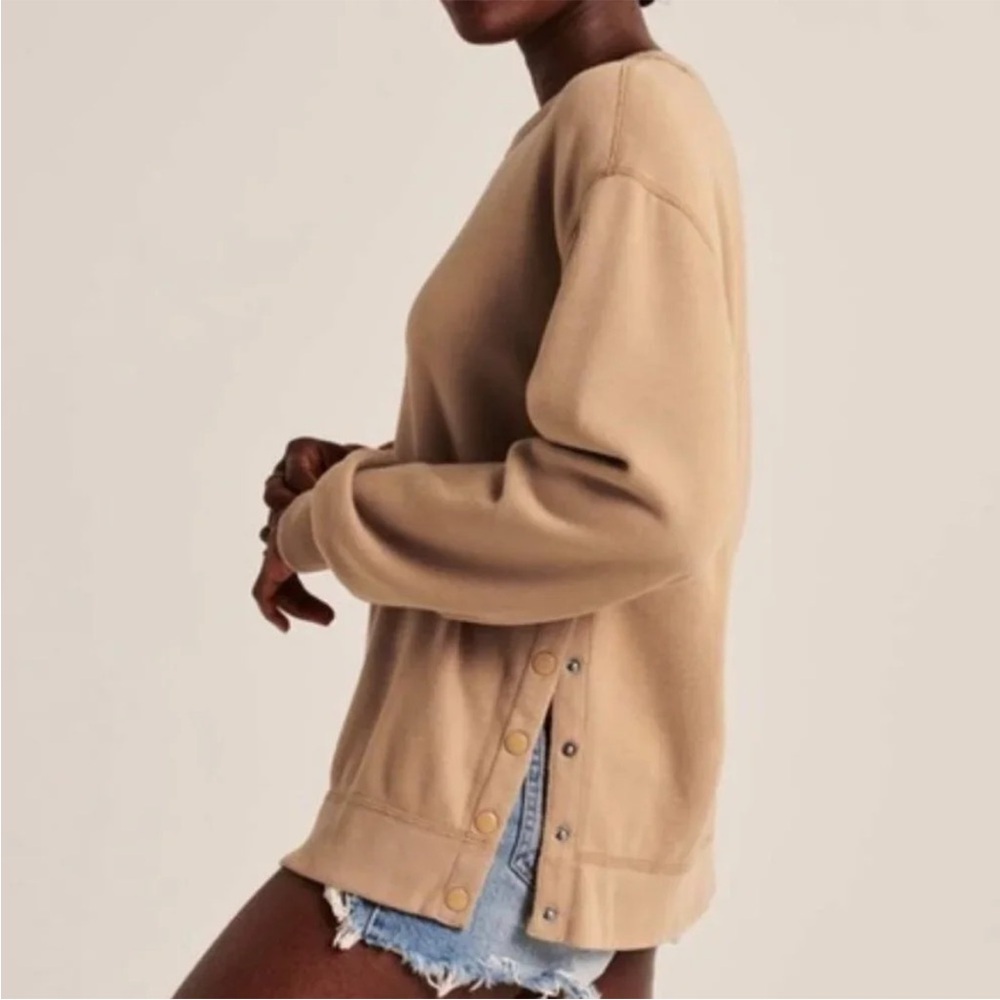 Abercrombie & Fitch Tan Leopard Print Crewneck Snap-Up Sweatshirt
